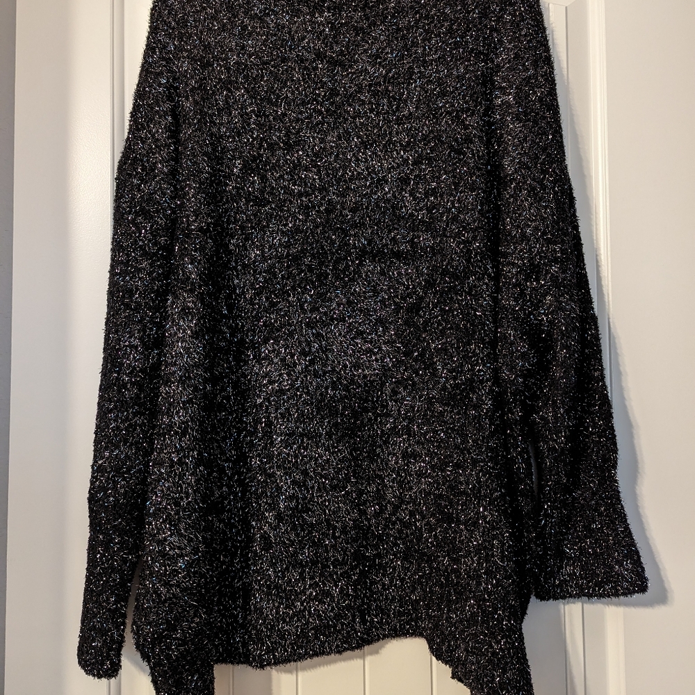 Long sleeves light sweater